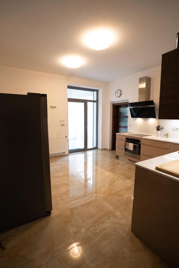 Black Field Apartment Brno Zewnętrze zdjęcie