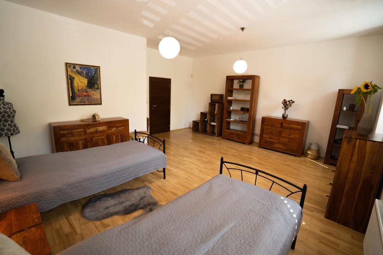 Black Field Apartment Brno Zewnętrze zdjęcie