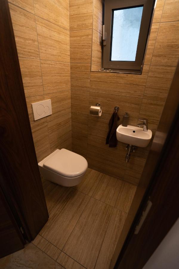 Black Field Apartment Brno Zewnętrze zdjęcie