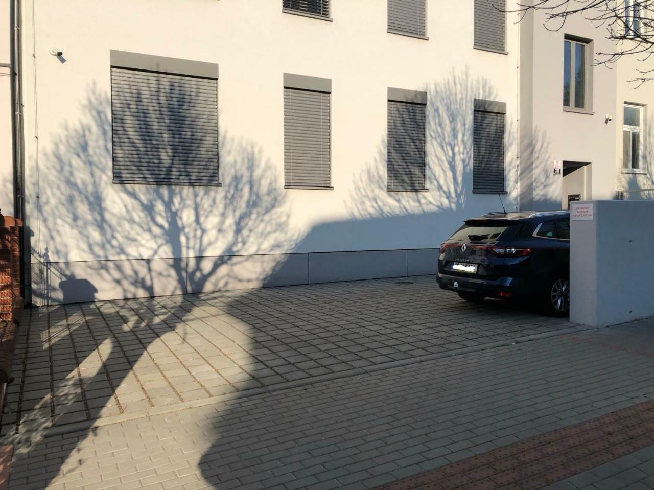 Black Field Apartment Brno Zewnętrze zdjęcie